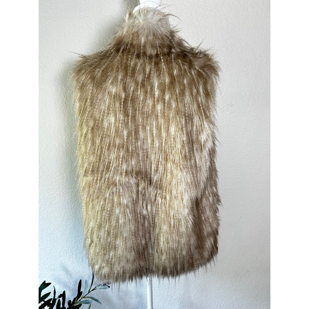 Aspen Collection Faux Fur Bridal Vest | Winter Bride | Taupe Ivory - Picture 5 of 7